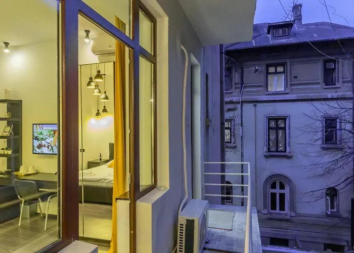 Chateau: Upscale Suites In Bucharest\'S Historical Center!