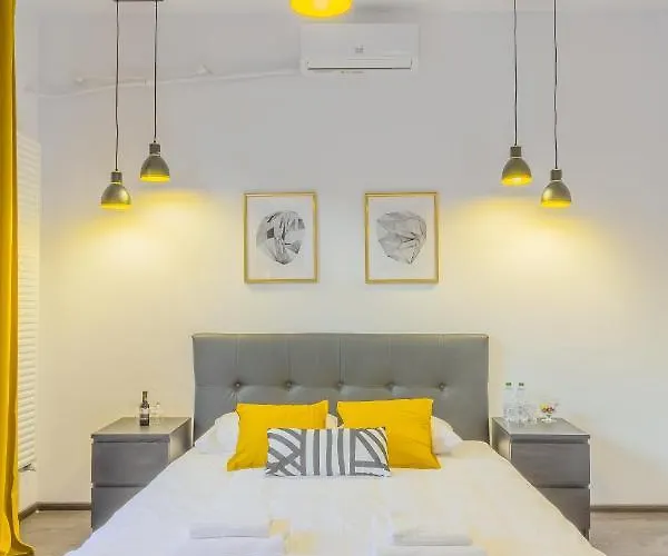 Chateau: Upscale Suites In Bucharest\'S Historical Center!